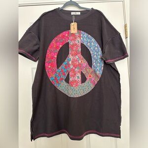 NATURAL LIFE Black Peace Sign Tee
